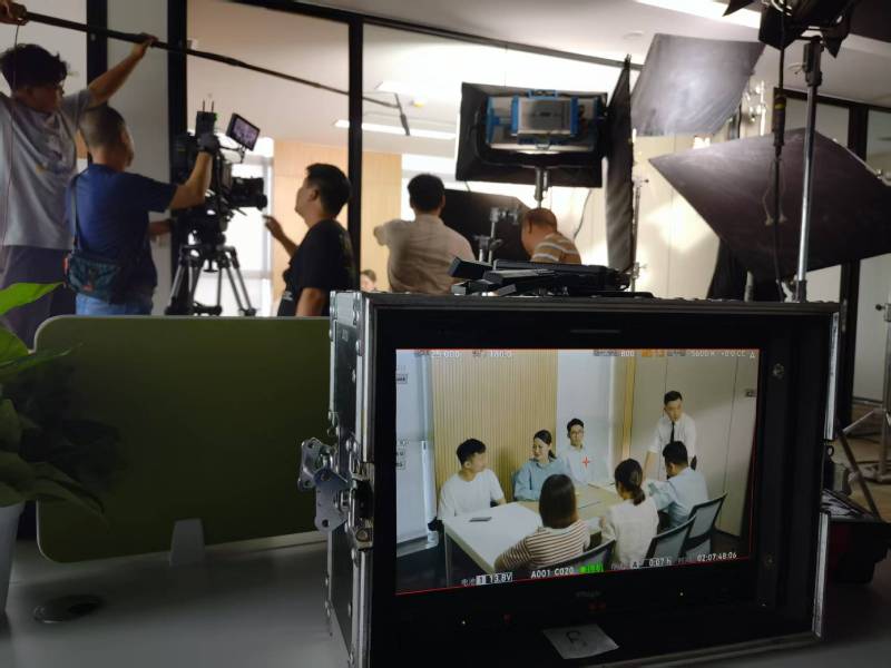 江永县TVC拍摄公司：科技产品视觉化大师，诠释未来感与功能美学